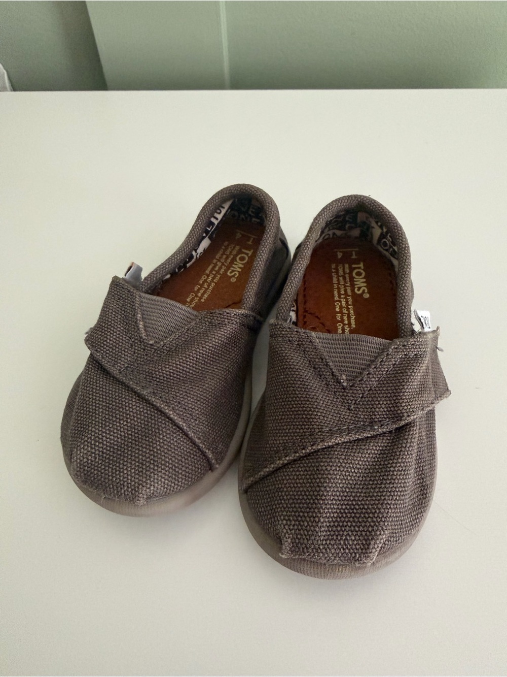 TOMS Alpargatas Ash (gray-brown) Canvas Slip-On Casual Shoes Unisex Kids US 4